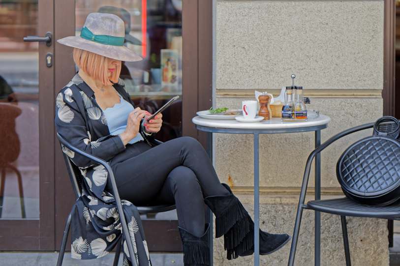 Cute Indo-German Pair Engage in Steamy Outdoor Affair
