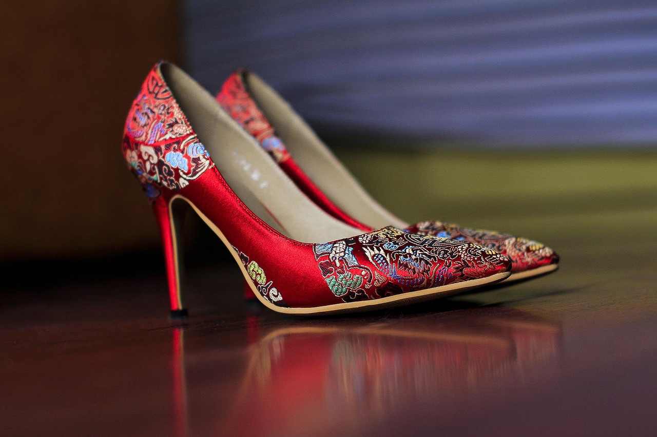 Far Eastern women's high-heeled sexual encounters