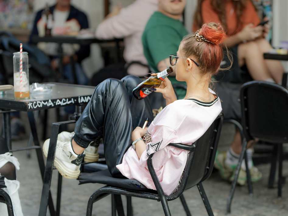 Japanese girl drinks her own piss from ass