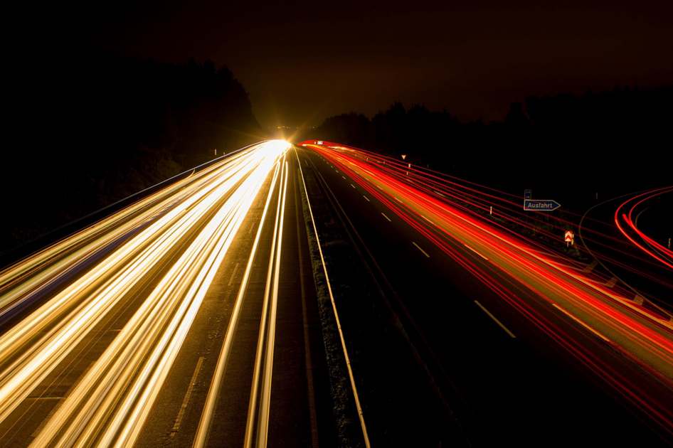On the highway, an Asian woman gets sucked and fucked