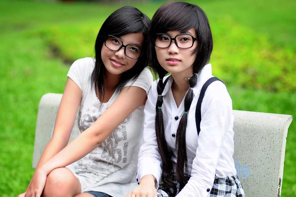 Senior males devouring Asian vaginas