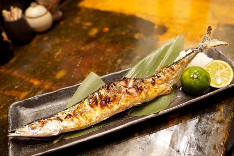 Stealthy Asian girlfriend films explicit encounter with male partner